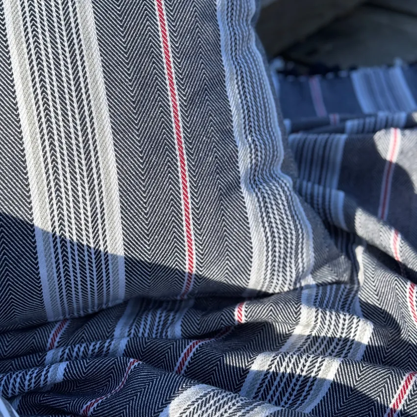 Recycelter Kissenbezug Elsa, Navy Blau/Hellgrau