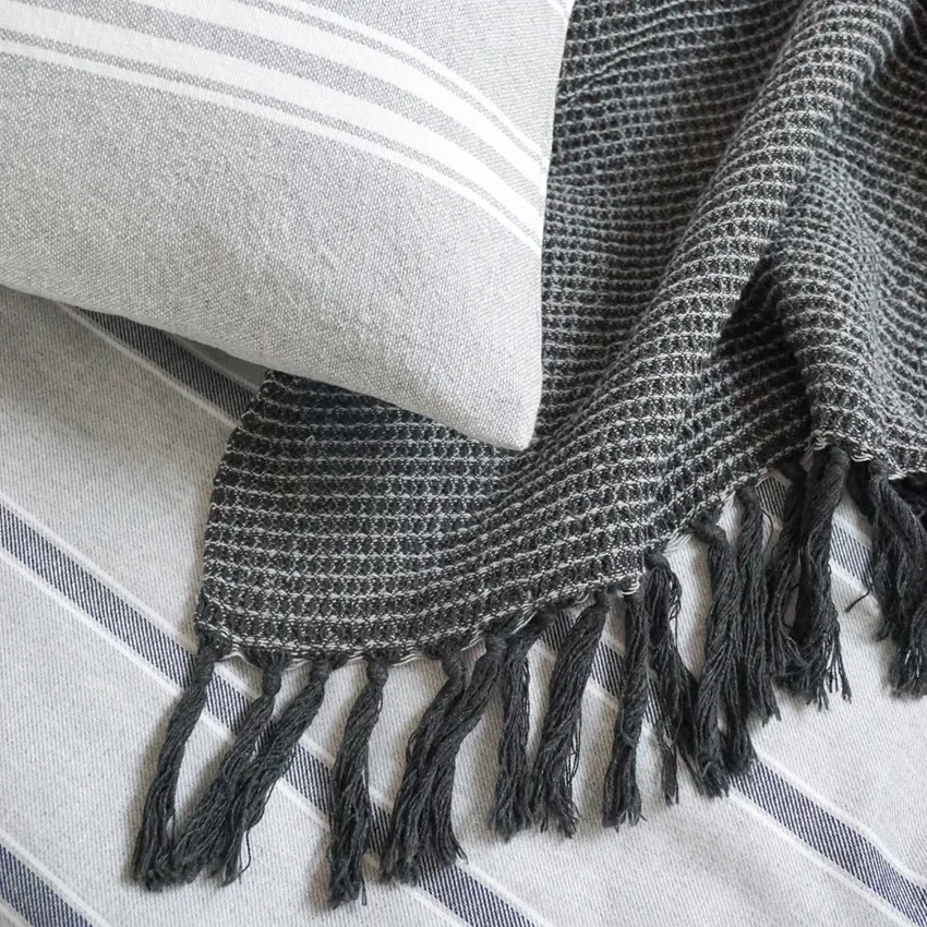 Recycelte Decke Valter, Dunkelgrau/Grau