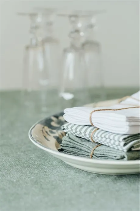 Recycelte Serviette Elin 2er-Pack, Grün/Weiß