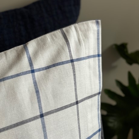 Kissenbezug Gotland, biologisch gefärbt, Navy Blau/Blau/Weiß
