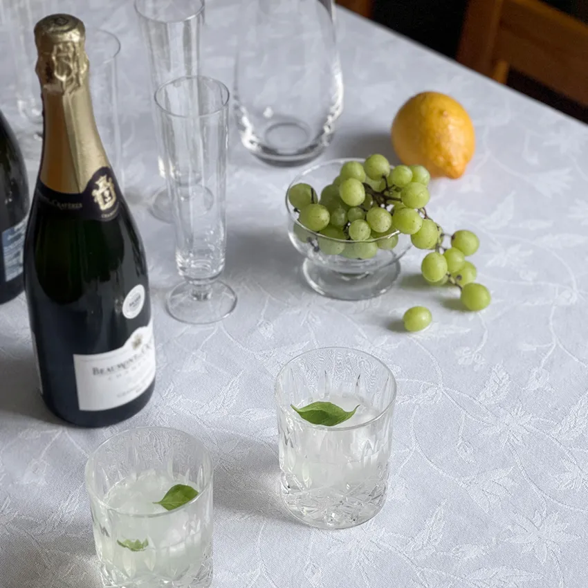 Recycled Tablecloth Lea, White/White