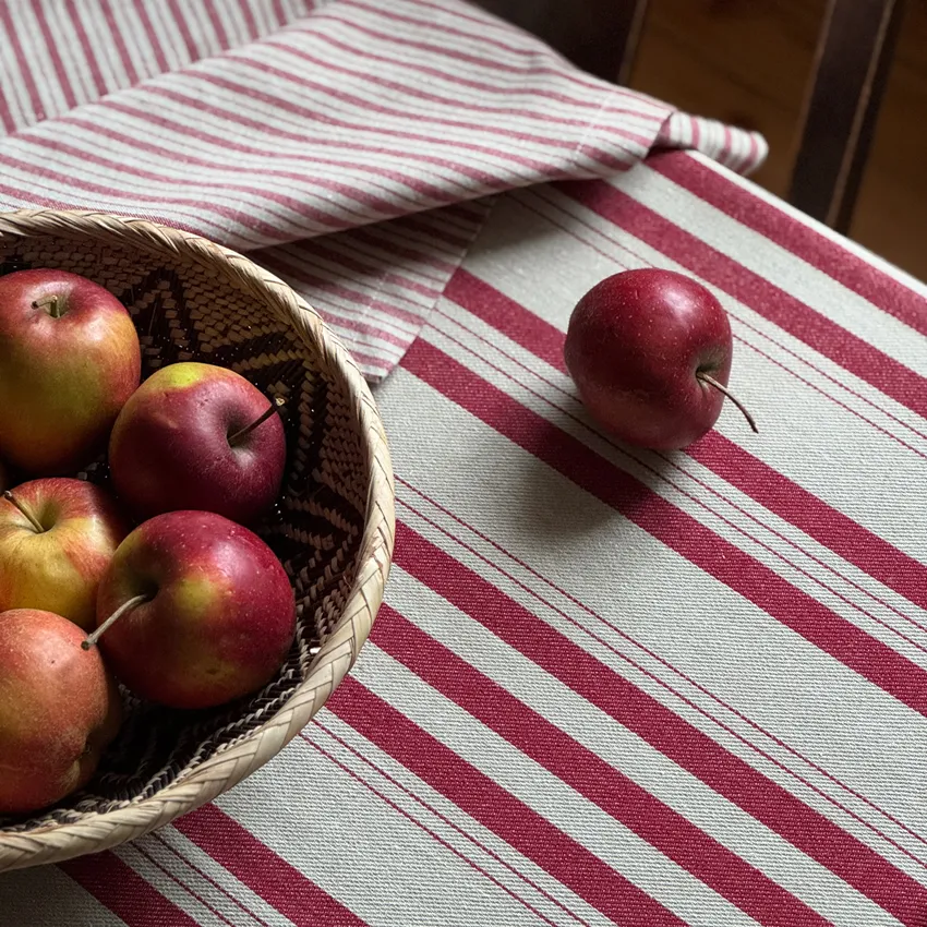 Recycled Tablecloth Isabell, Linen/Dark Red