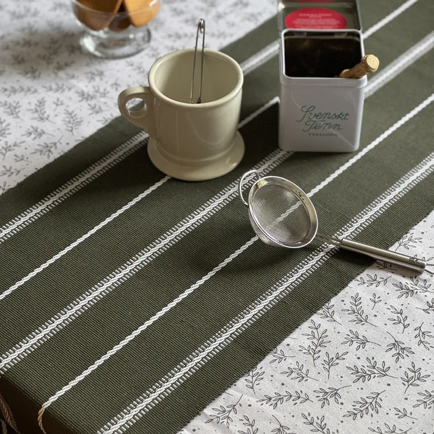 Recycled Table Runner Herman, Olive Green/White