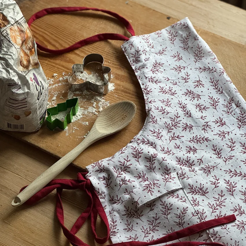 Recycled Apron Flora, White/Dark Red