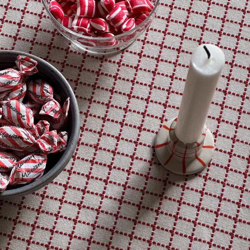Recycled Tablecloth Lova, Linen/Dark Red