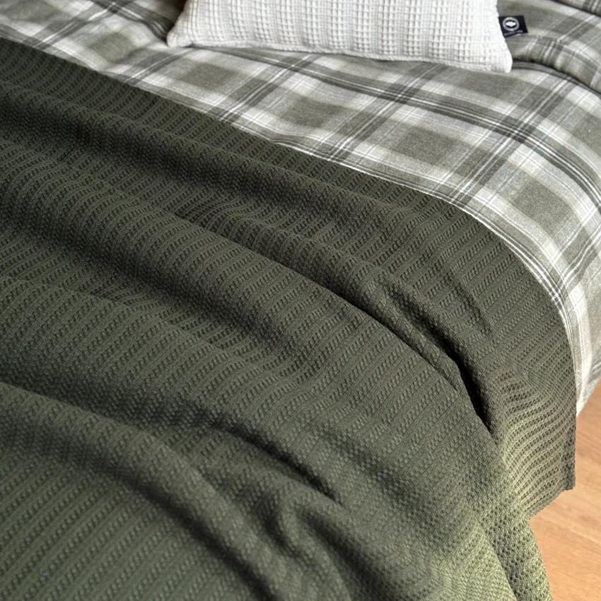 Recycled Bedspread Rasmus, Dark Green