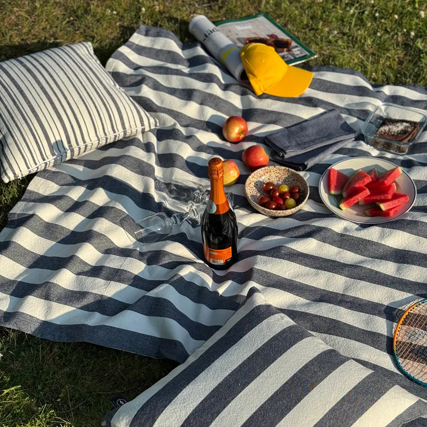 Recycled Tablecloth Sam, Navy Blue/Beige