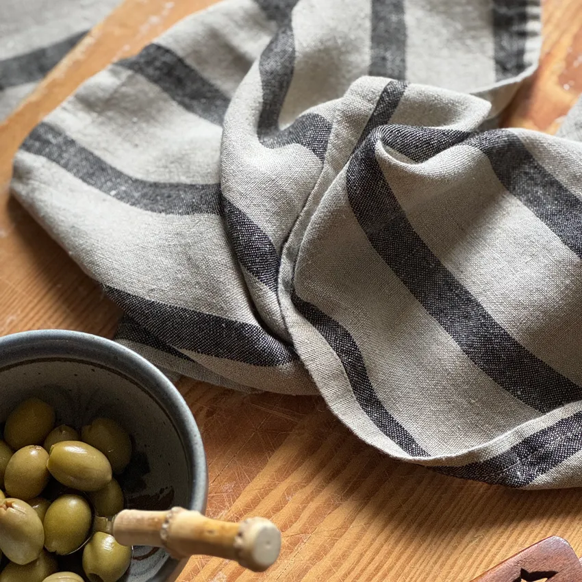 Tea Towel Leo, Linen with black stripes