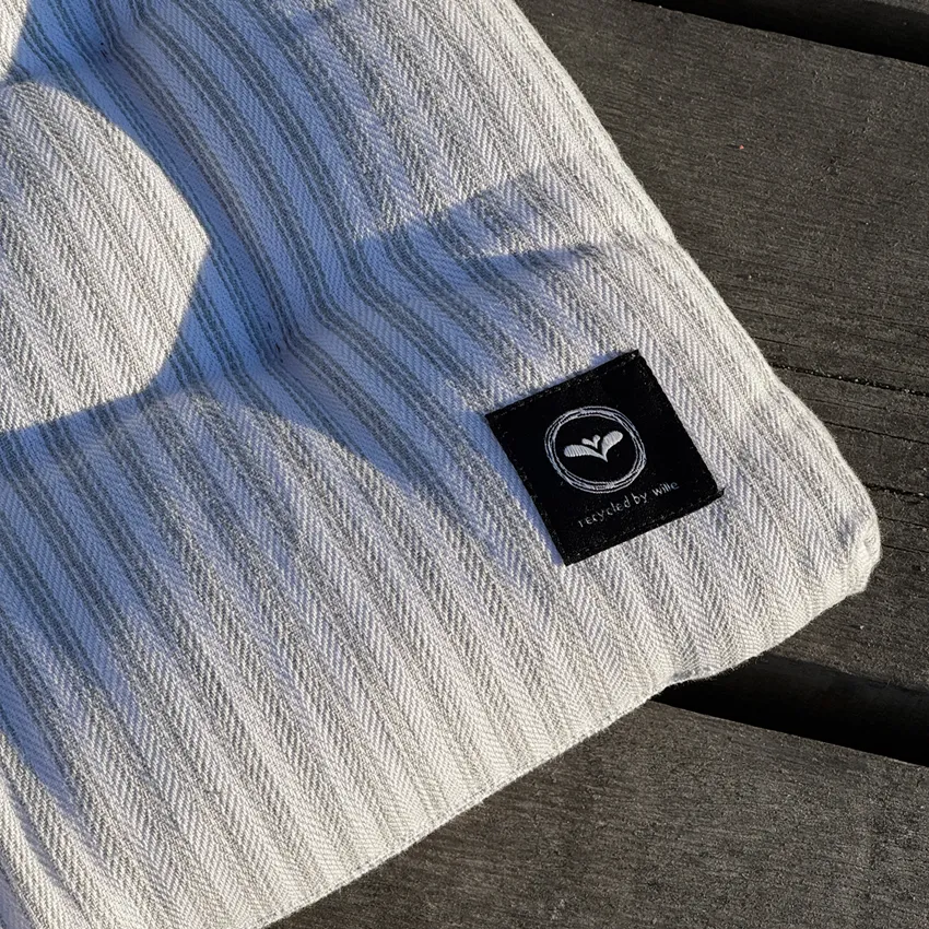 Recycled Chair Pad Lina, Light Grey/White