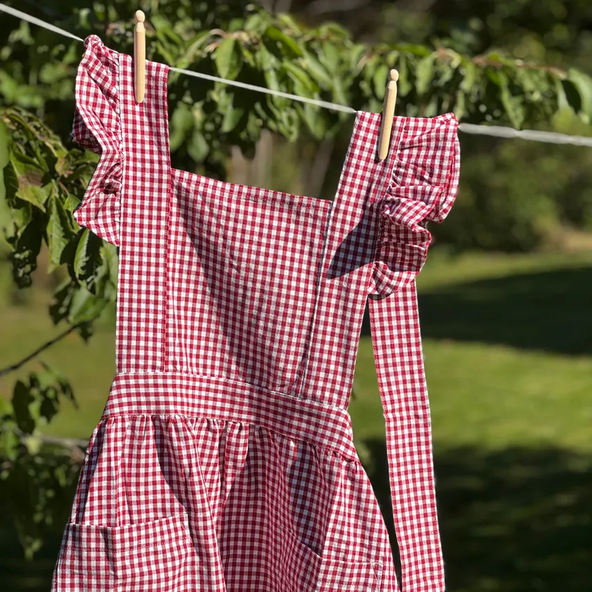 Recycled Apron Madicken, Ruffle, Red/White