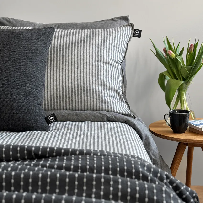 Recycled Pillowcases Elias, Black/Light Grey