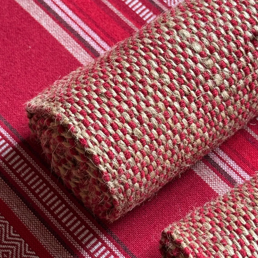 Table Runners Julle, Dark Red/Jute