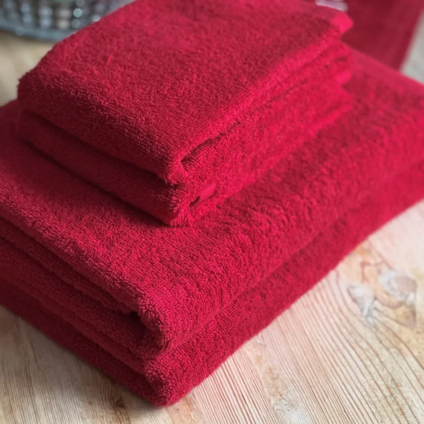 Towel Julterry, Dark Red