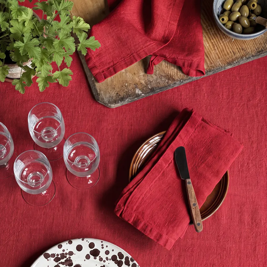 Tablecloth Leo, Dark Red