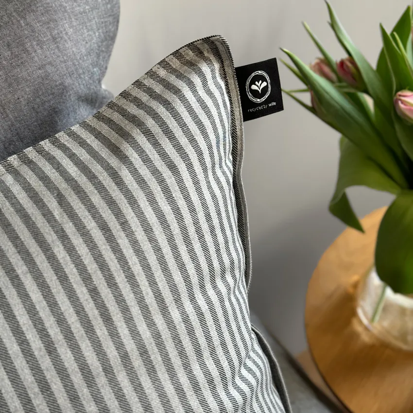 Recycled Pillowcase Elias, Black/Light Grey 