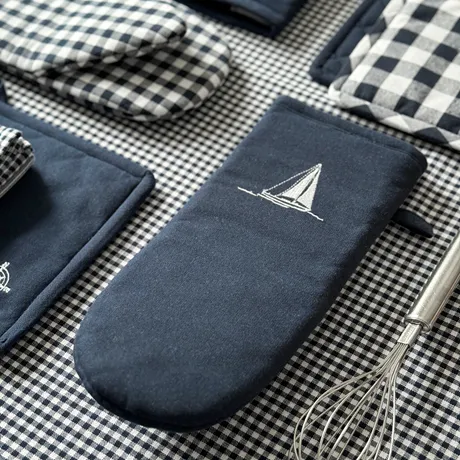Recycled Oven Mitt Segelbåt
