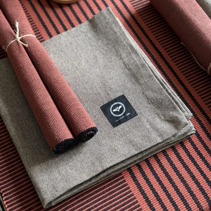 Recycled Tablecloth Elin, Olive Green/Beige