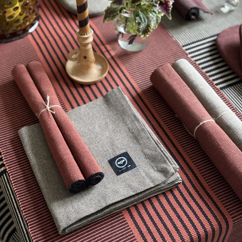 Recycled Table Runner Elin, Rust/Black