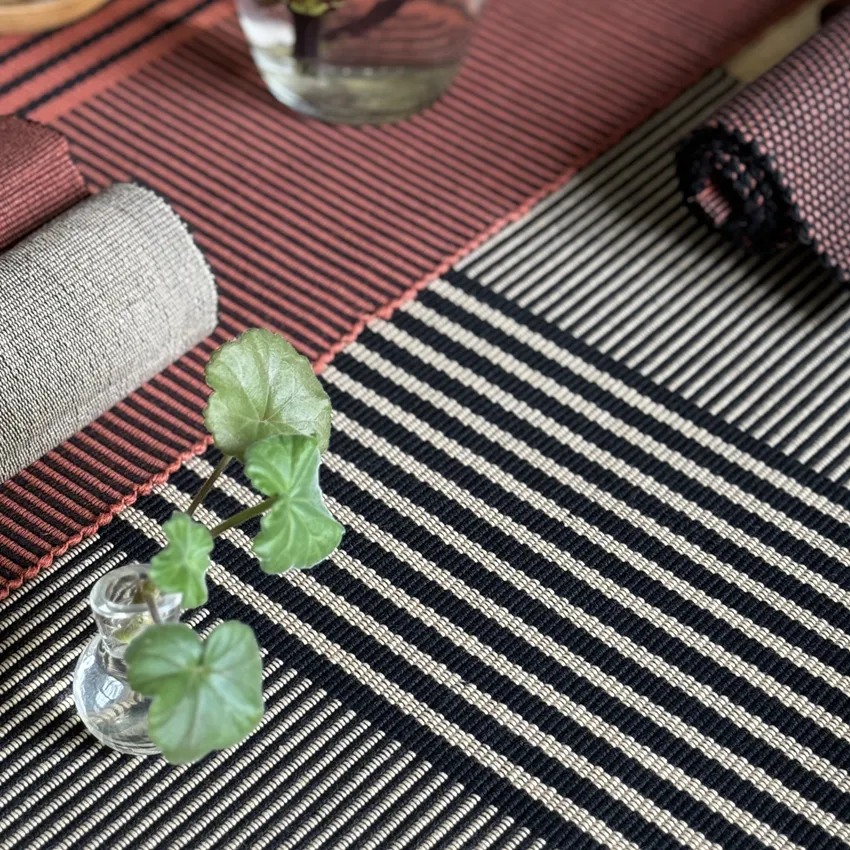 Recycled Table Runner Isa, Black/Sand
