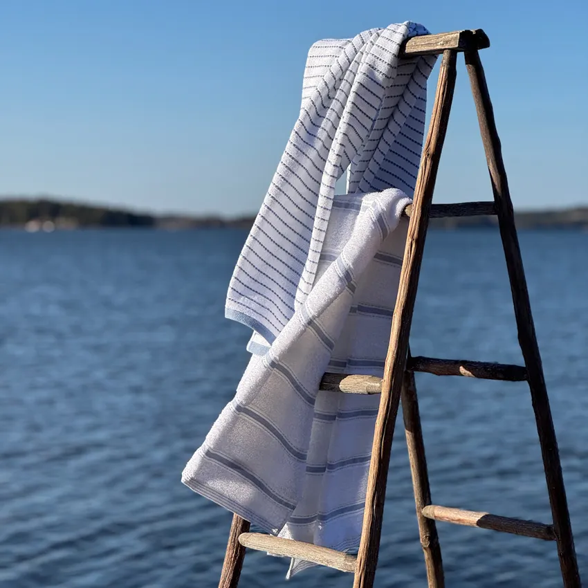 Toalla de baño Visby, 2ª selección, Azul/Blanco