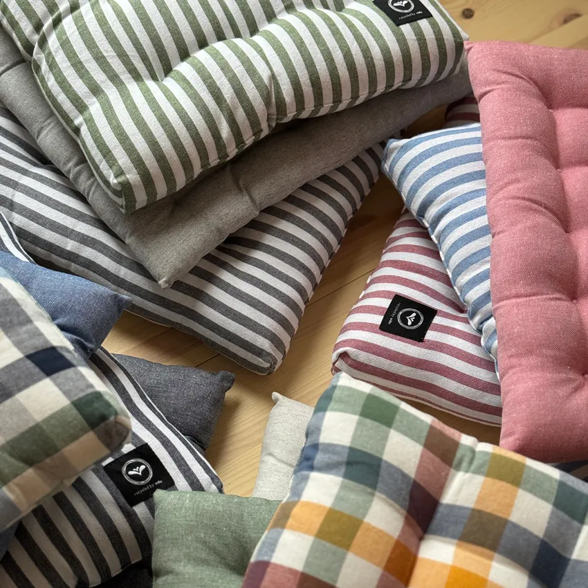 Coussin de palette recyclé Vera, Nettoyable d’un coup d’éponge, Bleu/Blanc