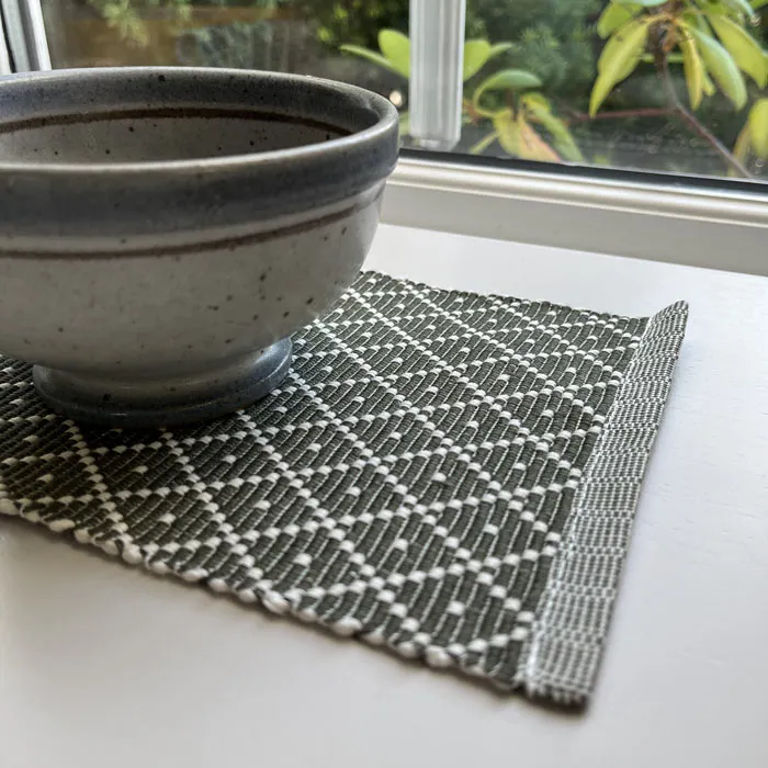 Recyclé Chemins de table Ella, Vert olive/Beige