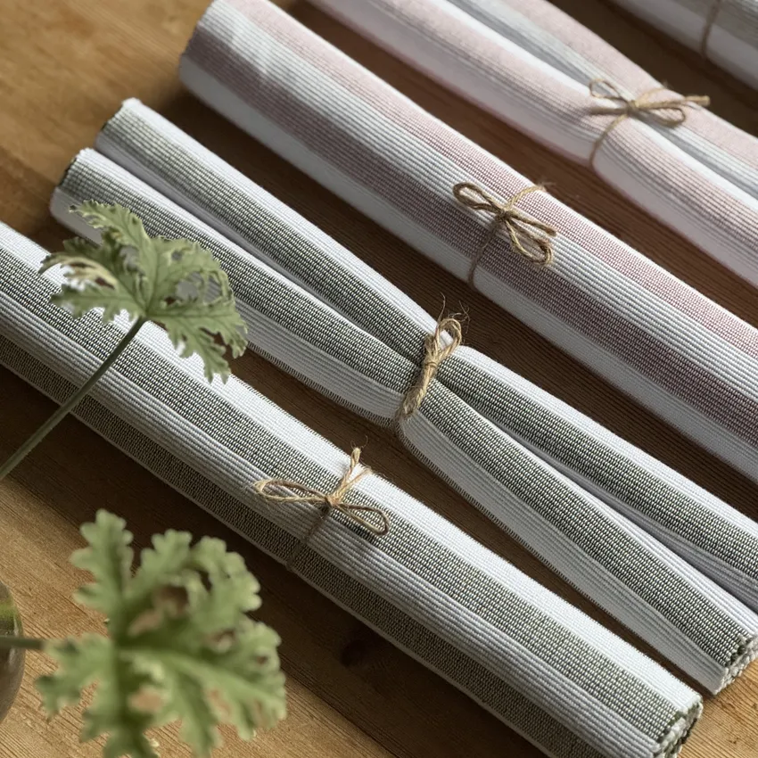 Recyclé Chemins de table Rakel, Rose clair/Blanc