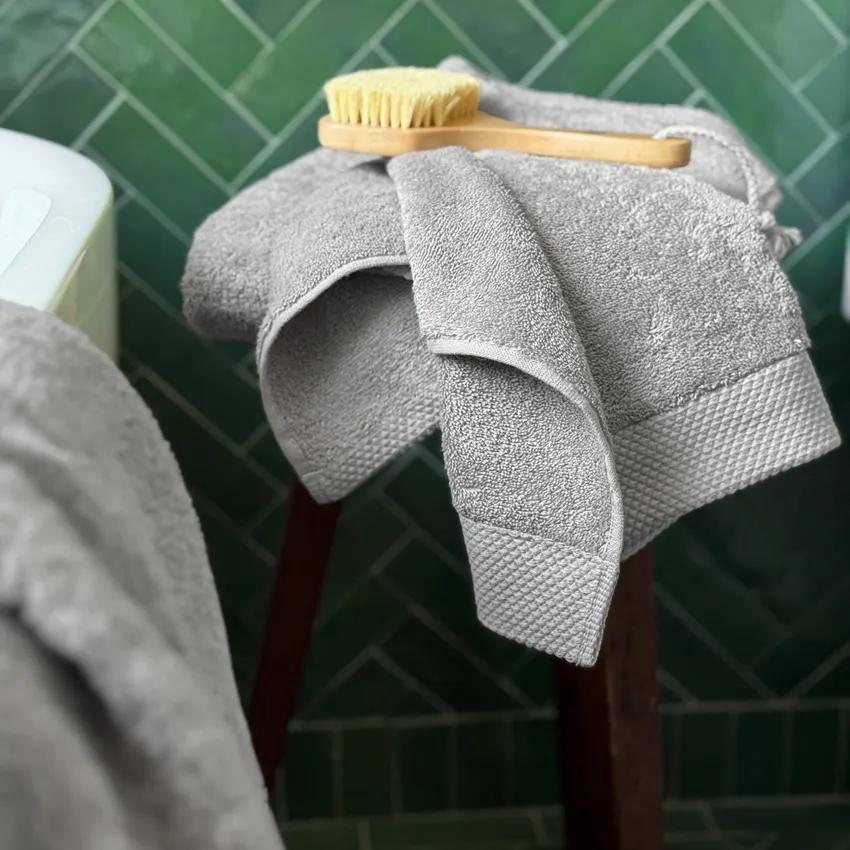 Serviette de toilette Dalarö, Gris argenté