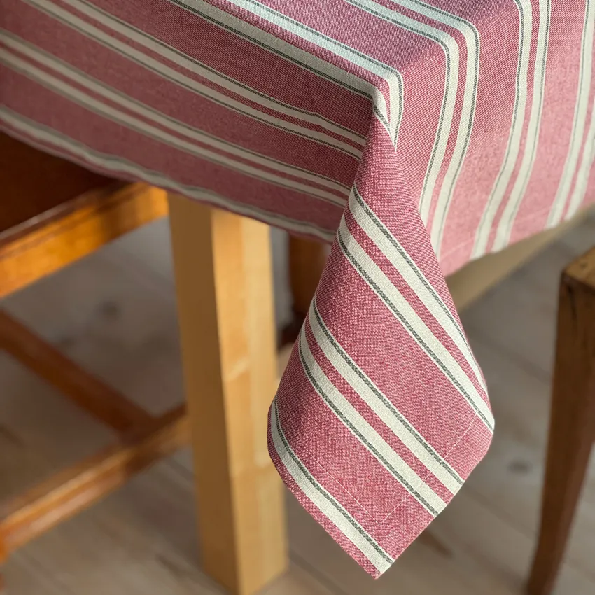 Nappe recyclée Elise, Rouge foncé/Linne