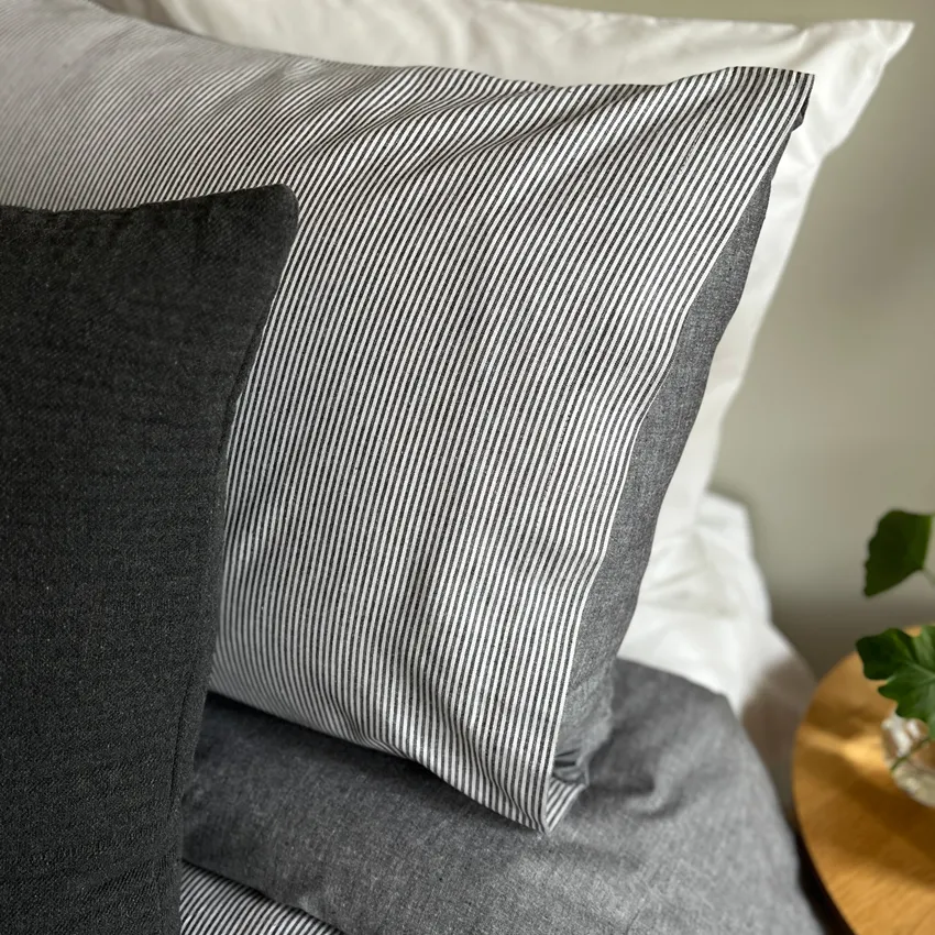 Set copripiumino 2 pezzi Runmarö, Nero/Bianco