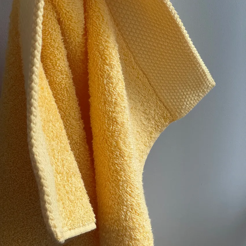 Asciugamano Dalarö, Giallo