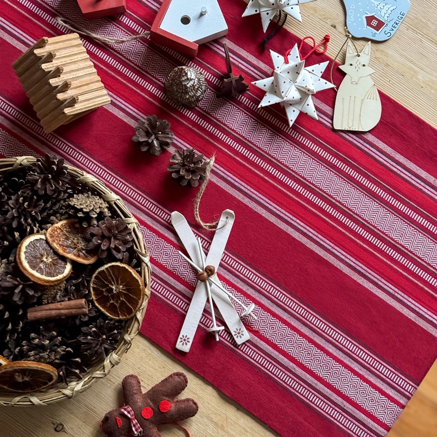 Återvunnen Löpare Boda, Mörkröd/Röd