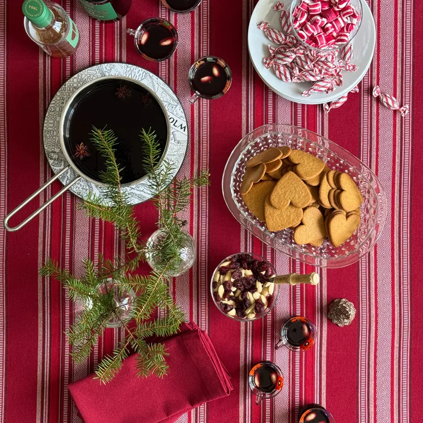Återvunnen Duk Boda, Mörkröd/Röd