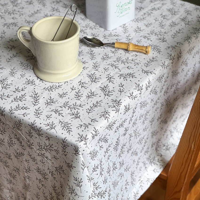 Återvunnen Duk Flora, Vit/Mörkgrå