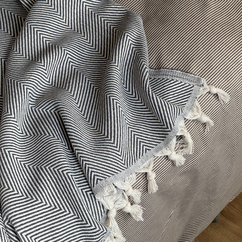 Pläd Herning, Mörkgrå