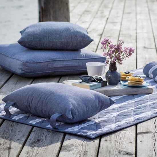 strandmadrass-kudde-Palldyna-chambray
